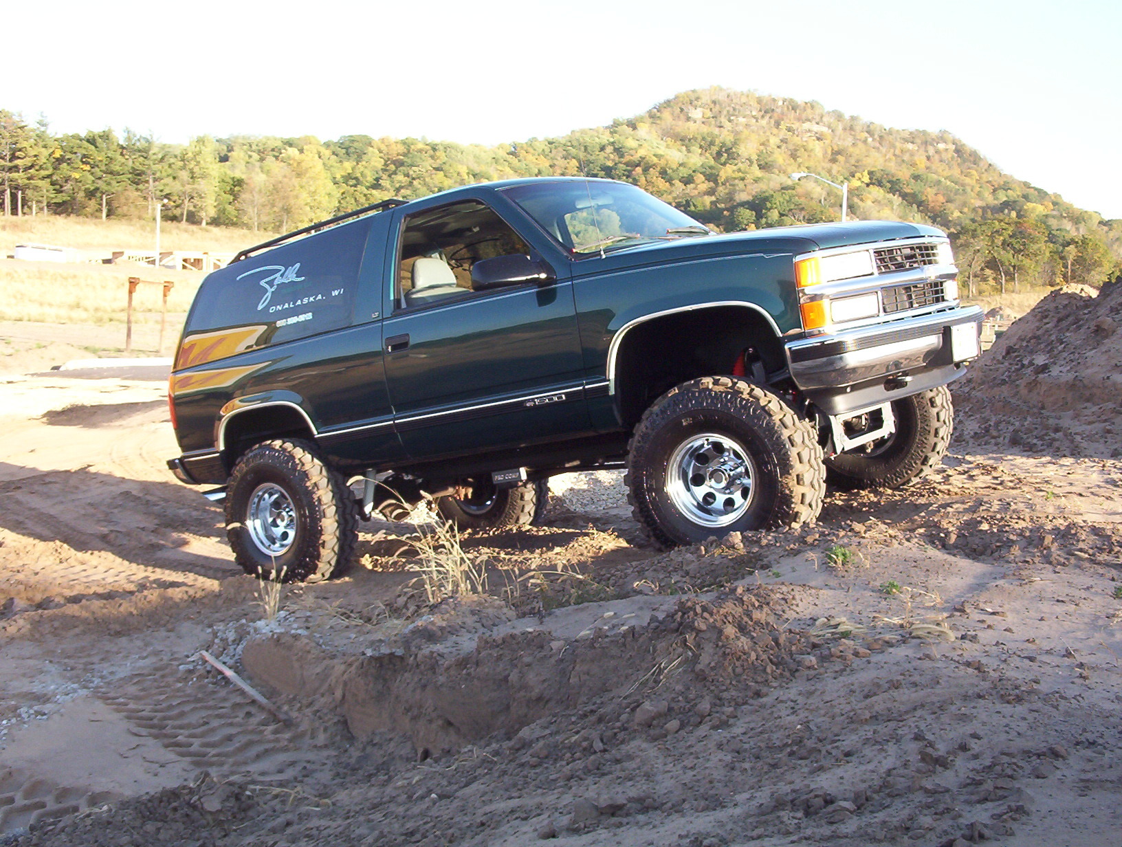 Chevrolet Tahoe LS 2500