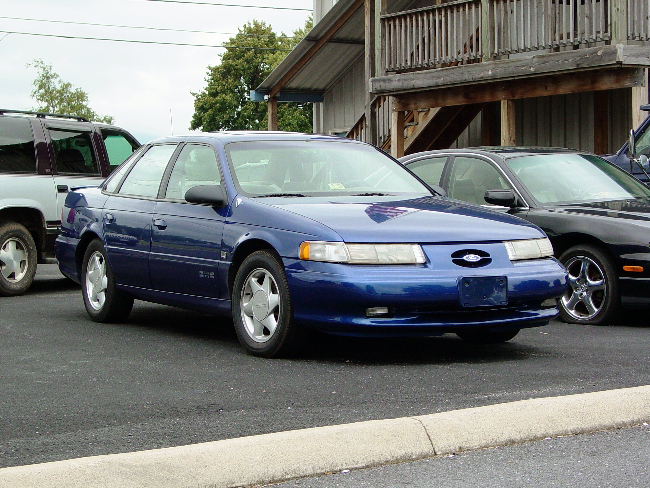 Ford Taurus SHO