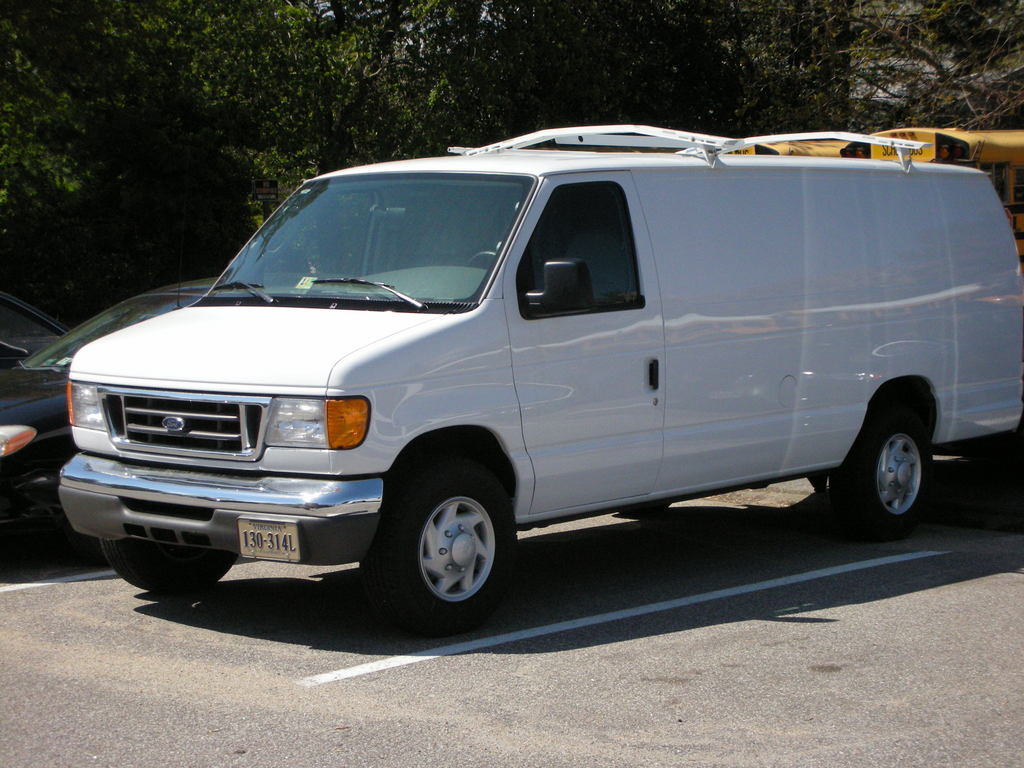 Ford E-250 Econoline