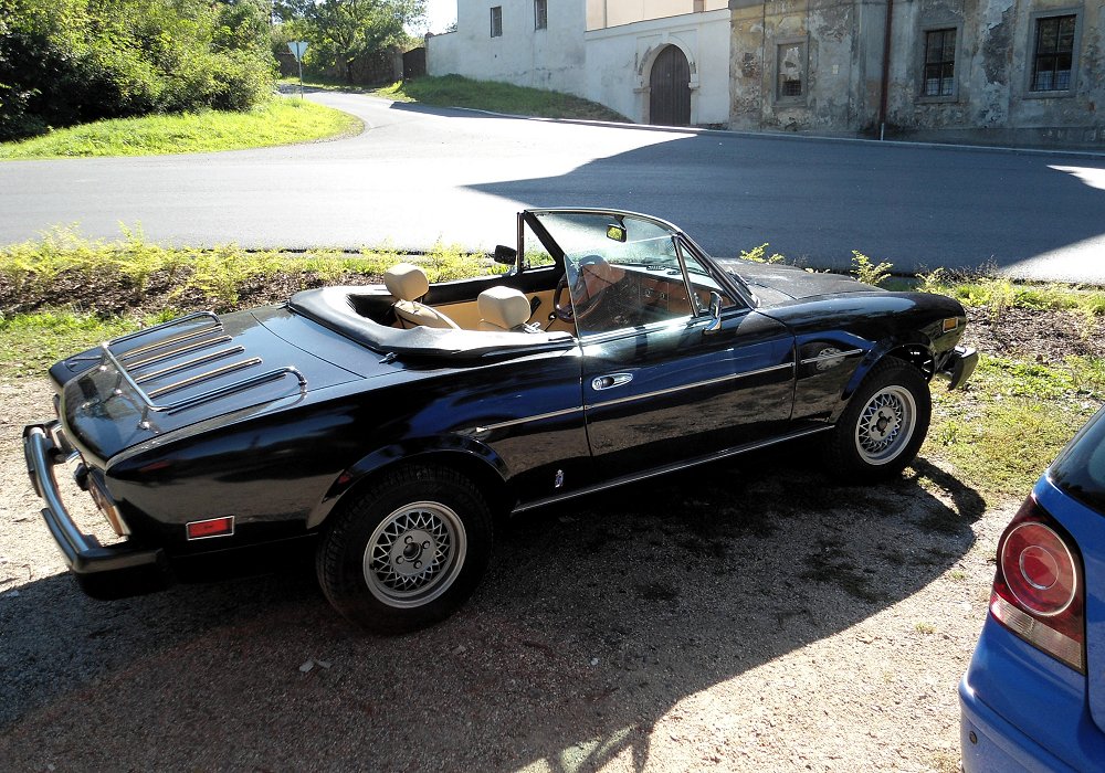 Fiat 124 Sport Spider 1800 USA