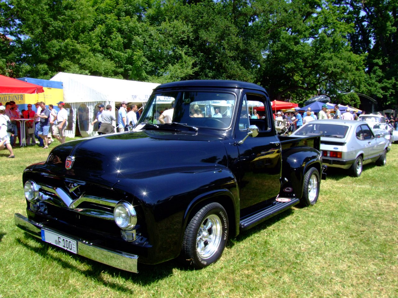 Ford F-100 pickup