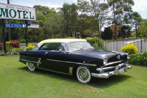 Ford Crestline Victoria