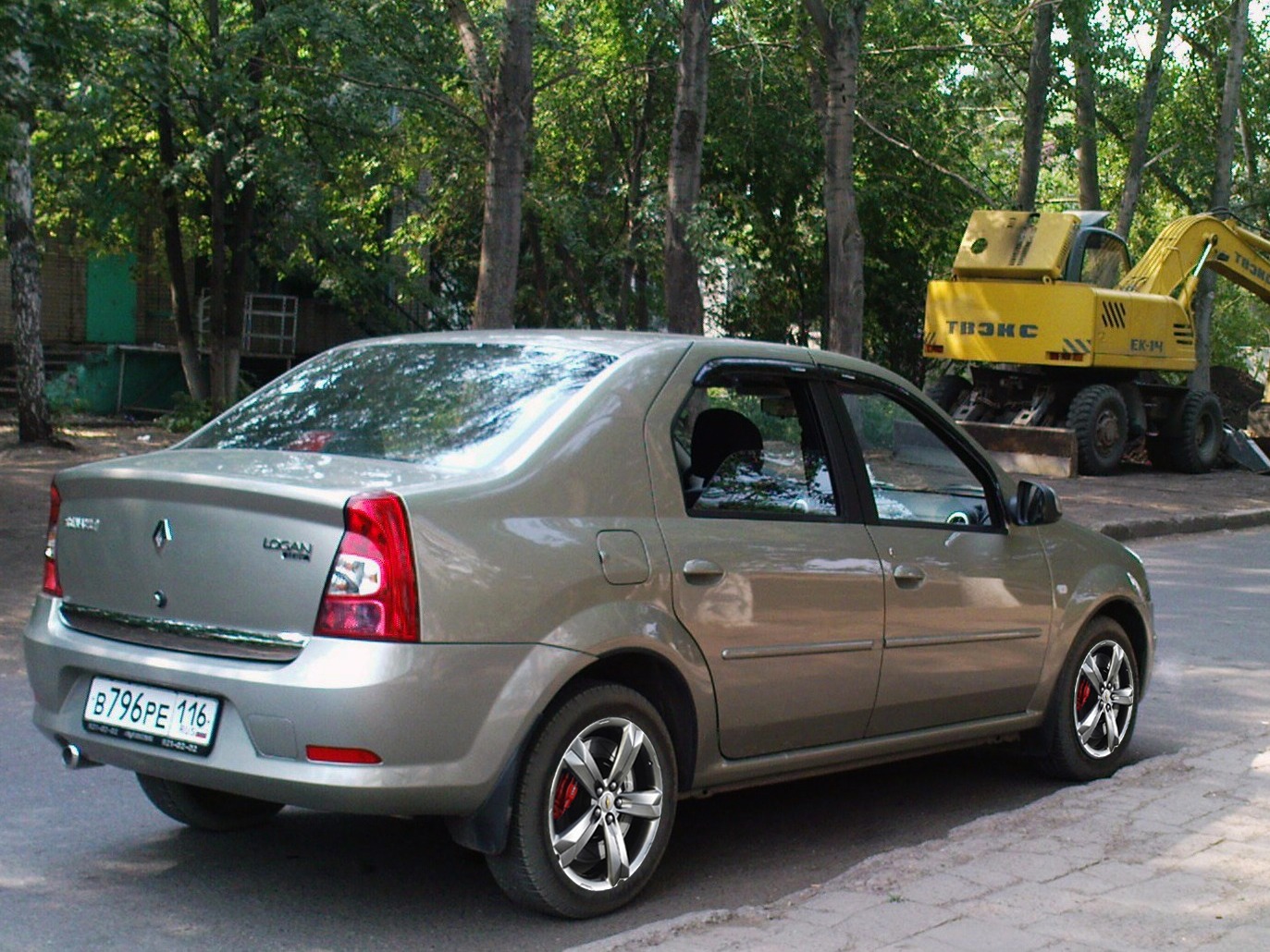 Renault Logan 16V