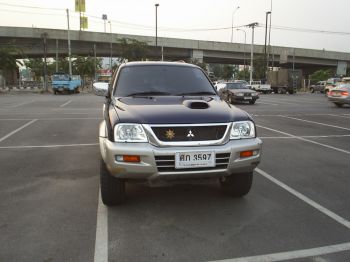 Mitsubishi Strada G-Wagon
