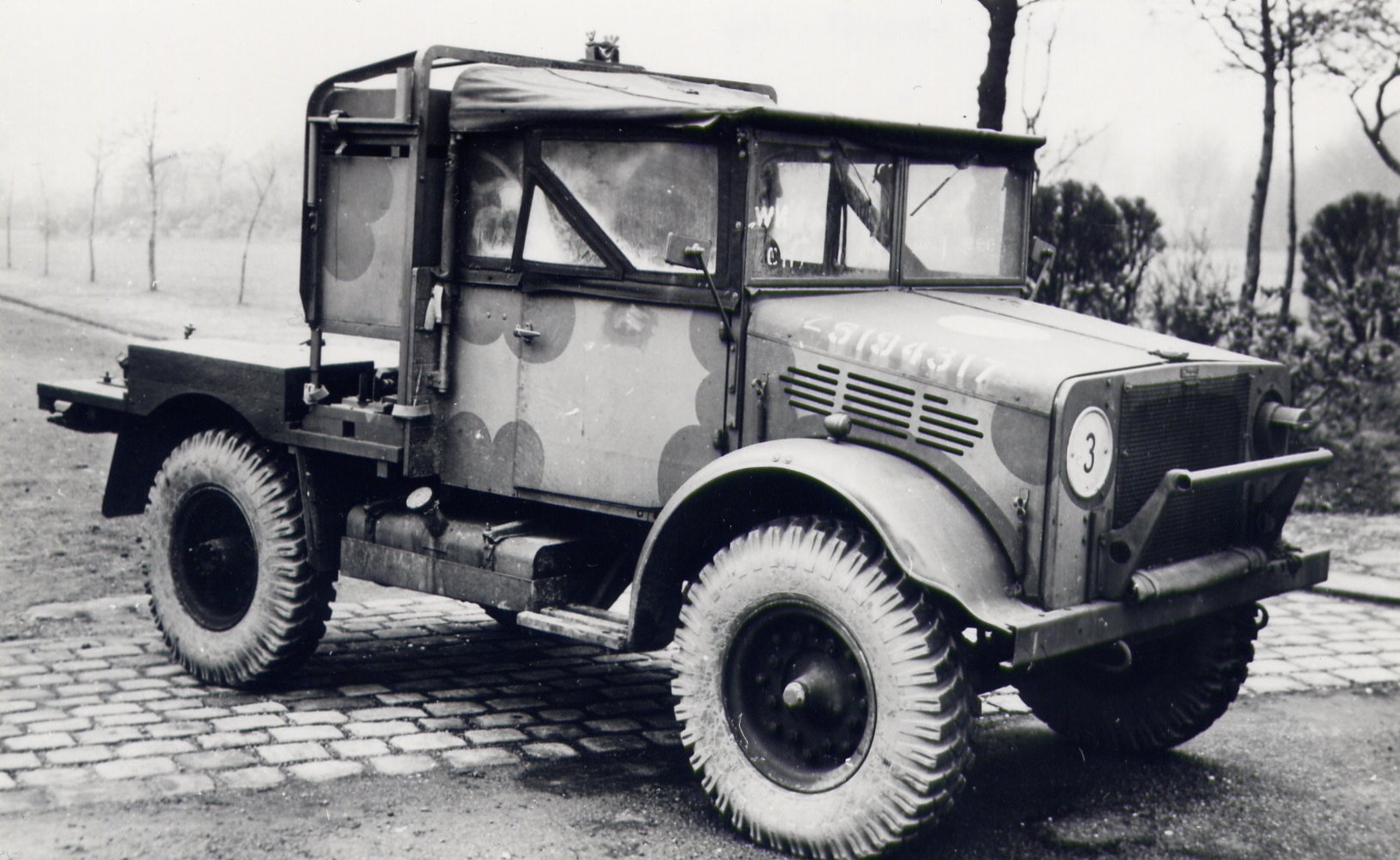 Bedford 13 cwt Tractor