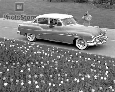 Buick Roadmaster Riviera sedan