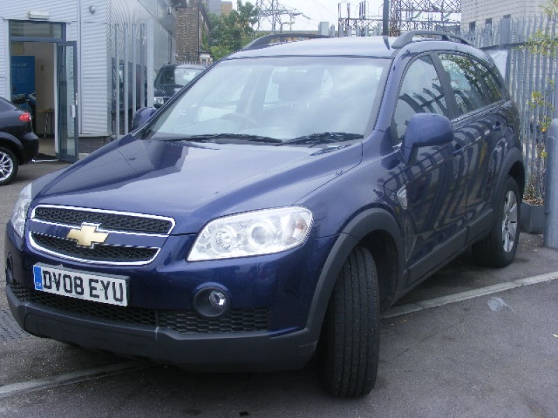 Chevrolet Captiva LT 20