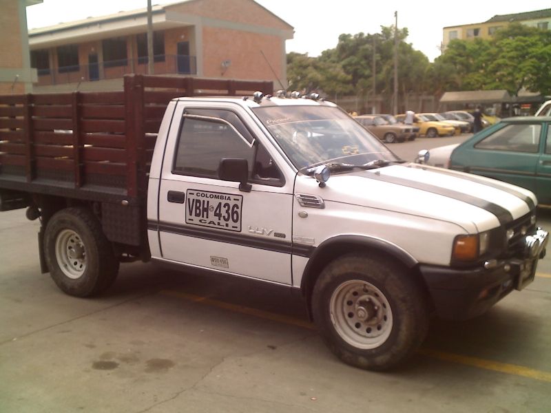 Chevrolet Luv 2300 DLX Space Cab