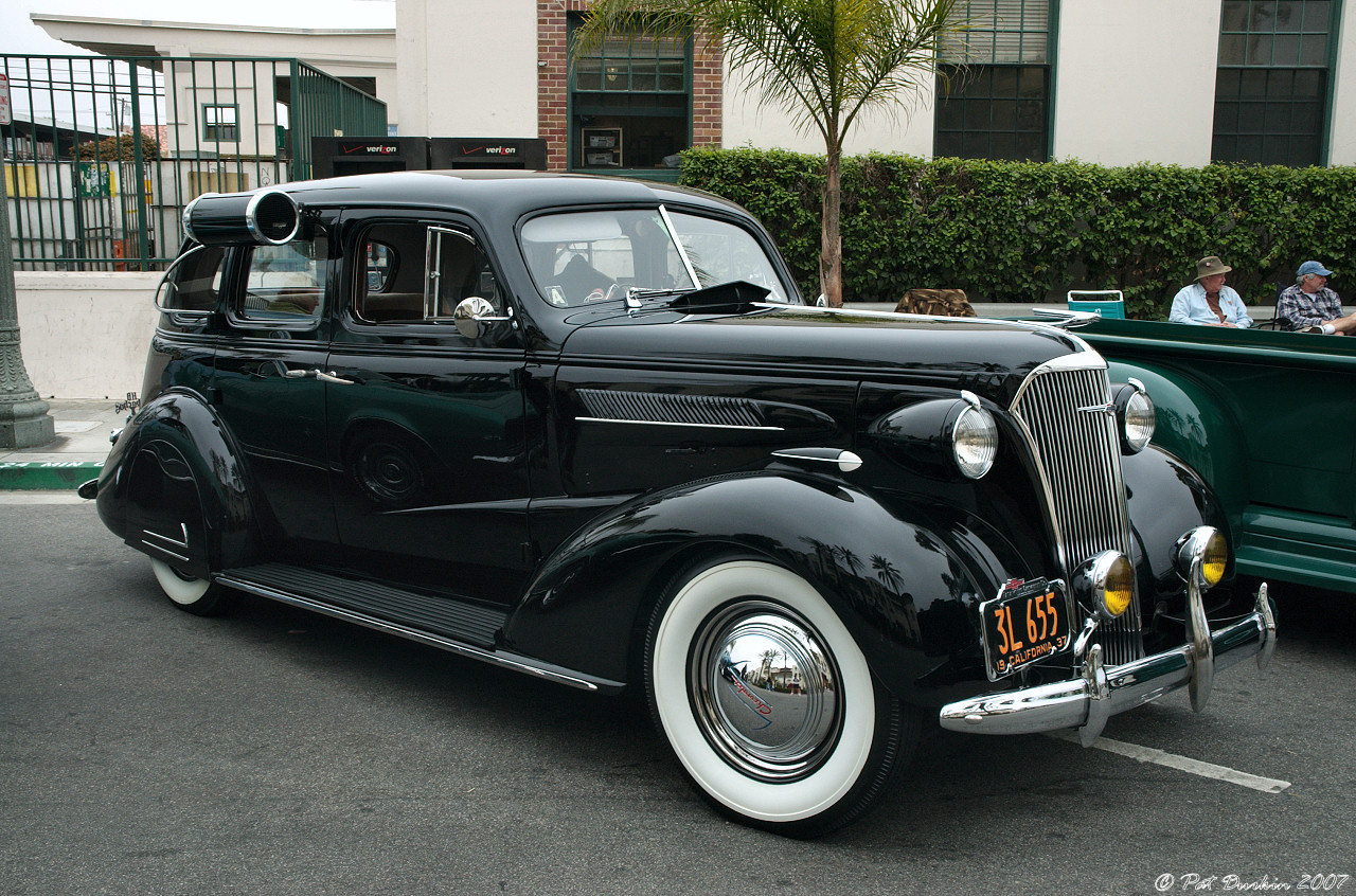 Chevrolet Master Deluxe 4-dr Sedan