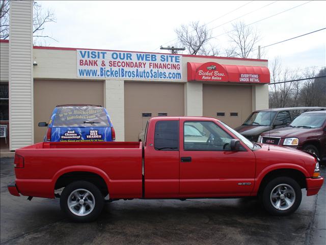 Chevrolet S-10 LS 43 Cab Sidestep