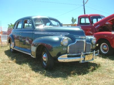 Chevrolet Special Deluxe 4-dr Sedan