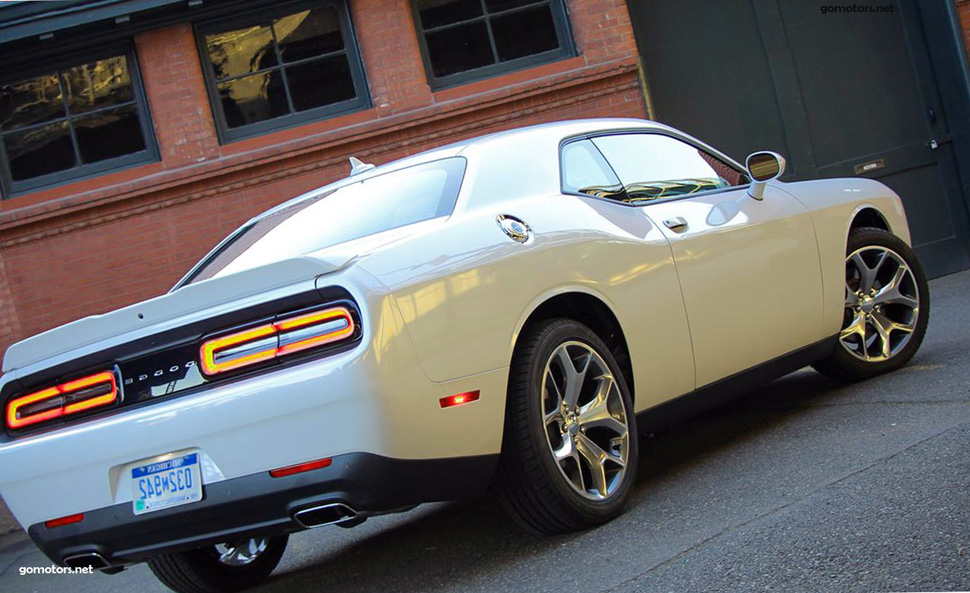 2015 Dodge Challenger V-6