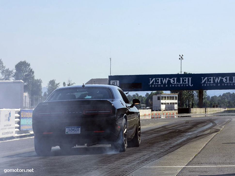 Dodge Challenger SRT Hellcat 2015