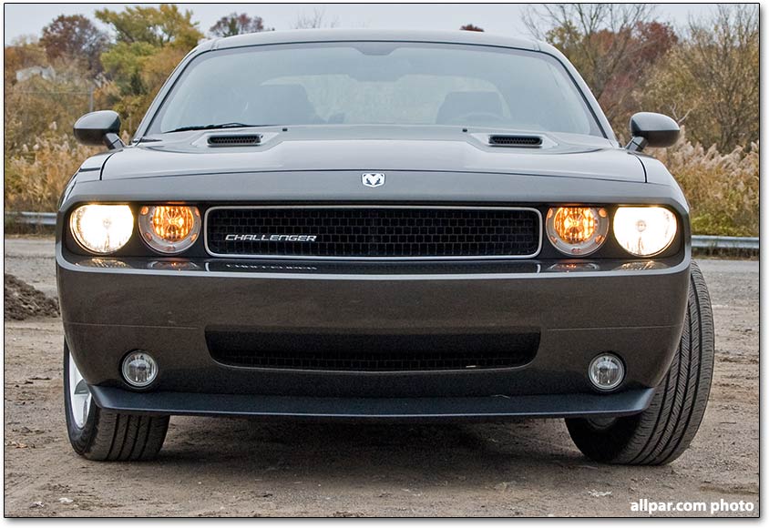 Dodge Challenger SRT-8