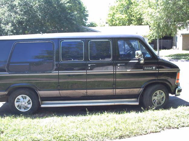 Dodge Ram Van 250