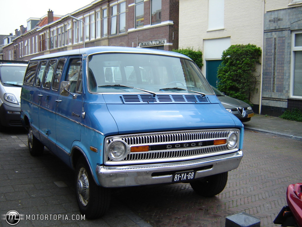 Dodge Sportsman Royal