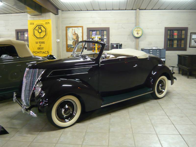 Ford A de Luxe Roadster