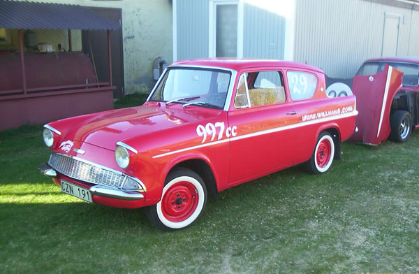 Ford Anglia de Luxe