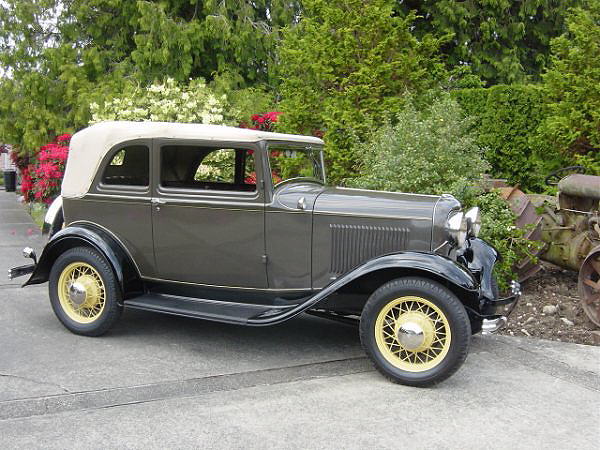 Ford B400 Victoria sedan