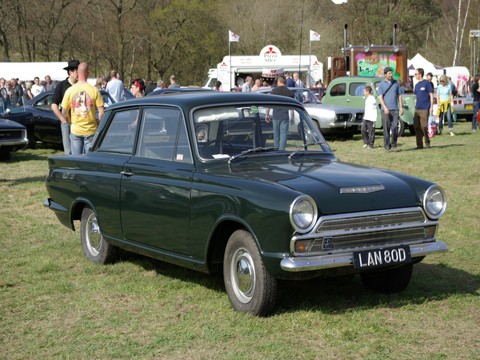 Ford Cortina de Luxe 2dr