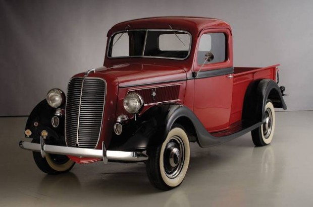 Ford Deluxe pickup