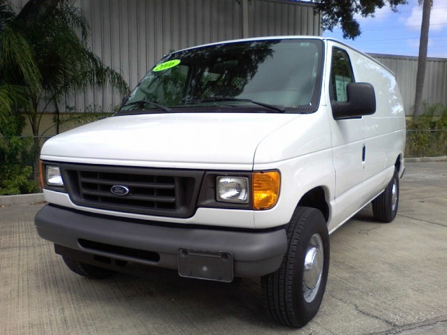 Ford E-250 Super Van