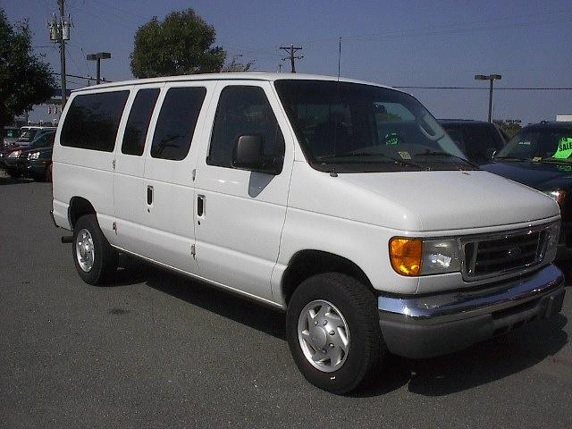 Ford E-350XLT Super Duty