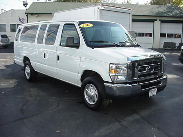 Ford E-350XLT Super Duty 4x4