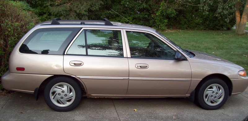 Ford Escort 20 LX Wagon