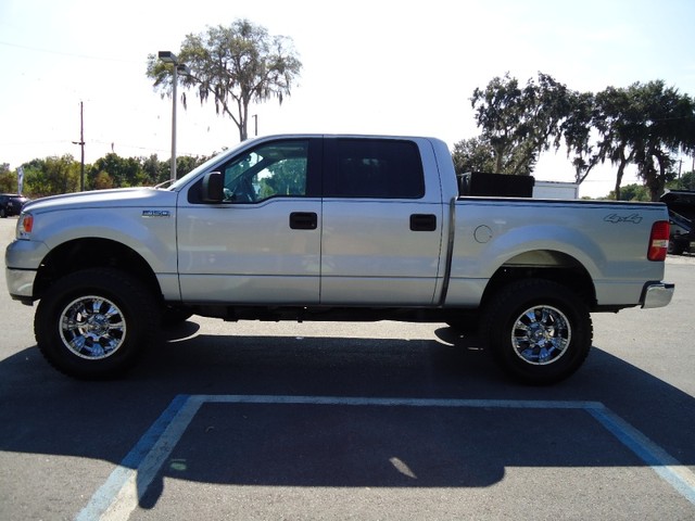 Ford F-150 XLT crew cab