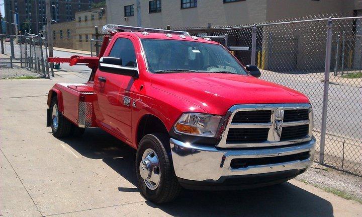 Ford F-350 XLT wrecker