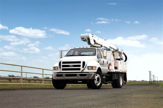 Ford F-650 dual cab truck