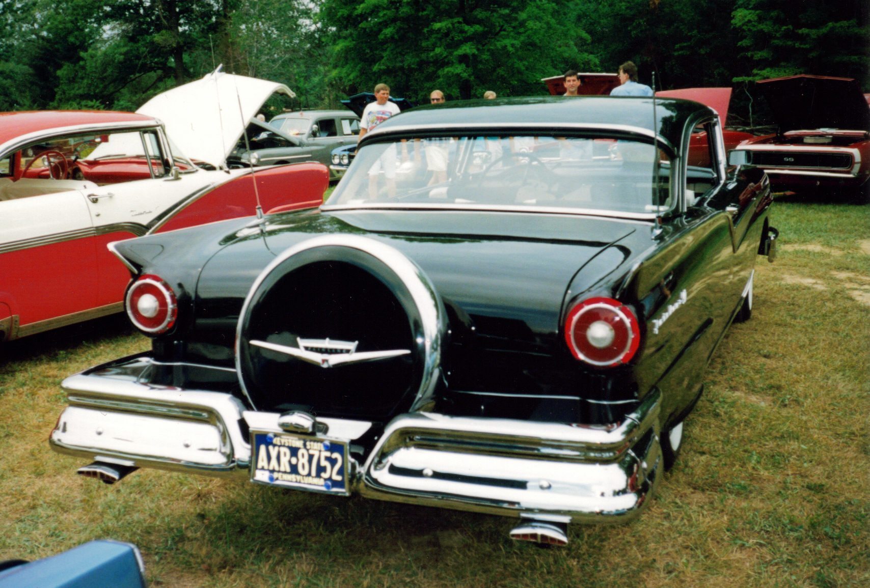 Ford Fairlane 2-dr HT