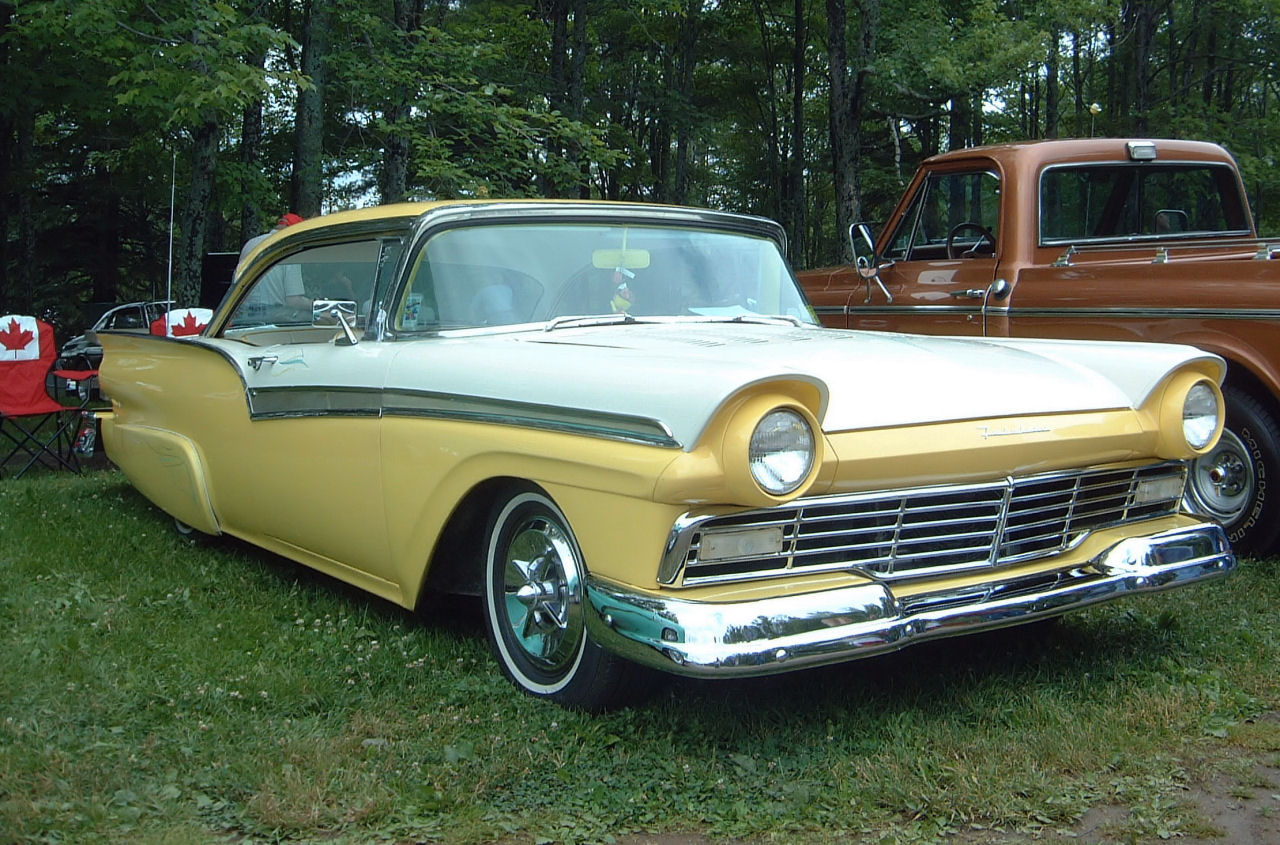 Ford Fairlane 2dr