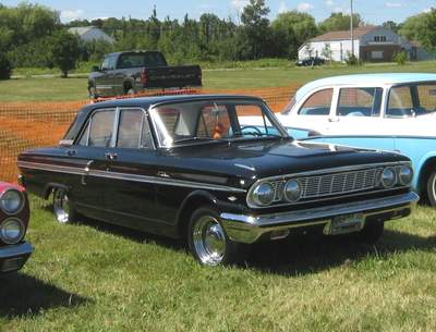 Ford Fairlane 4-Door Sedan