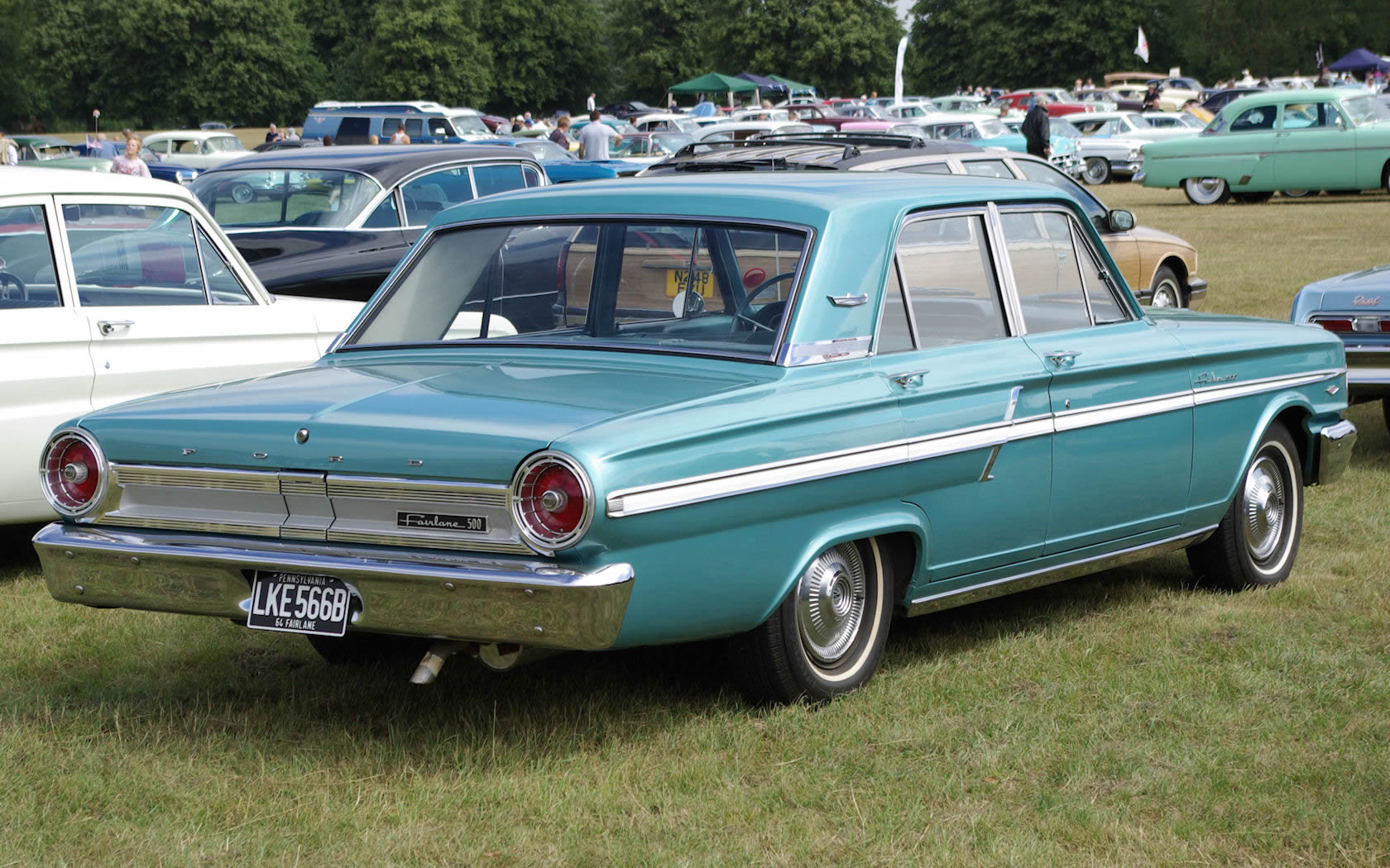 Ford Fairlane 500 Town Sedan