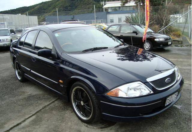 Ford Falcon ghia 36