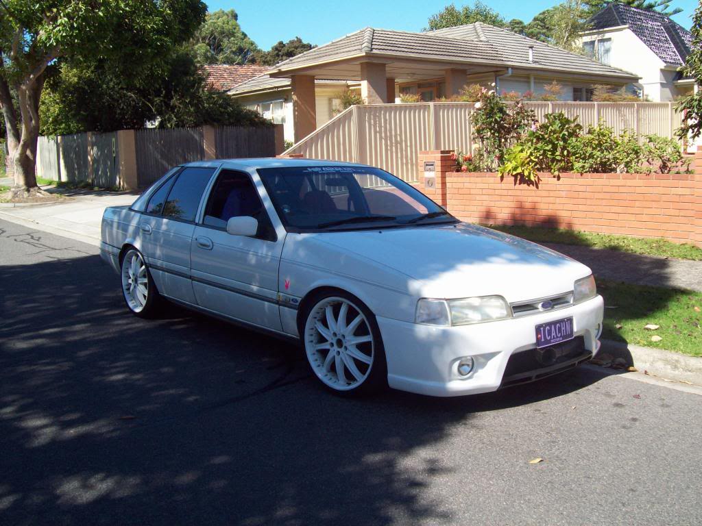 Ford Falcon ghia 36