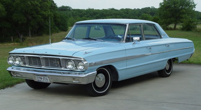 Ford Galaxie 4-dr Sedan