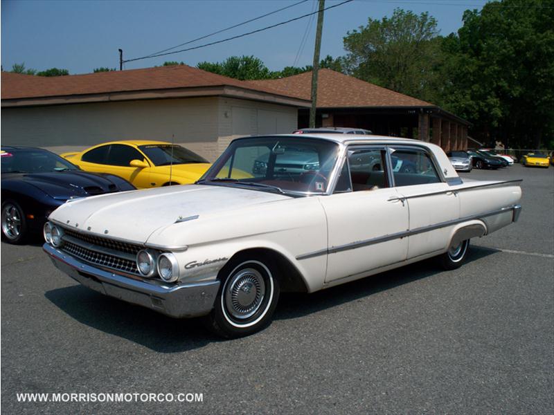 Ford Galaxie 4dr Town sedan