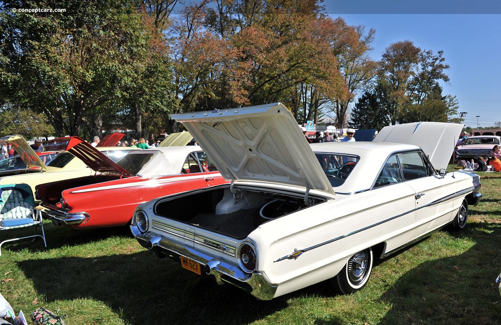 Ford Galaxie 500 XL Town Victoria