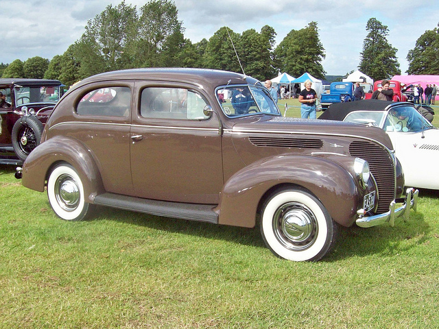 Ford Model 81A Deluxe Tudor