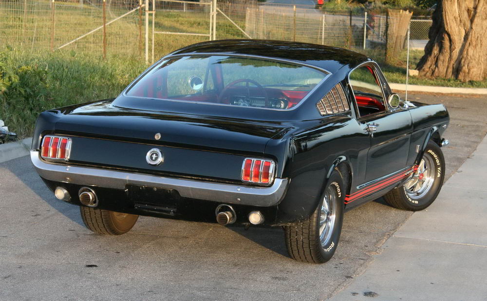 Ford Mustang Mach 1 fastback