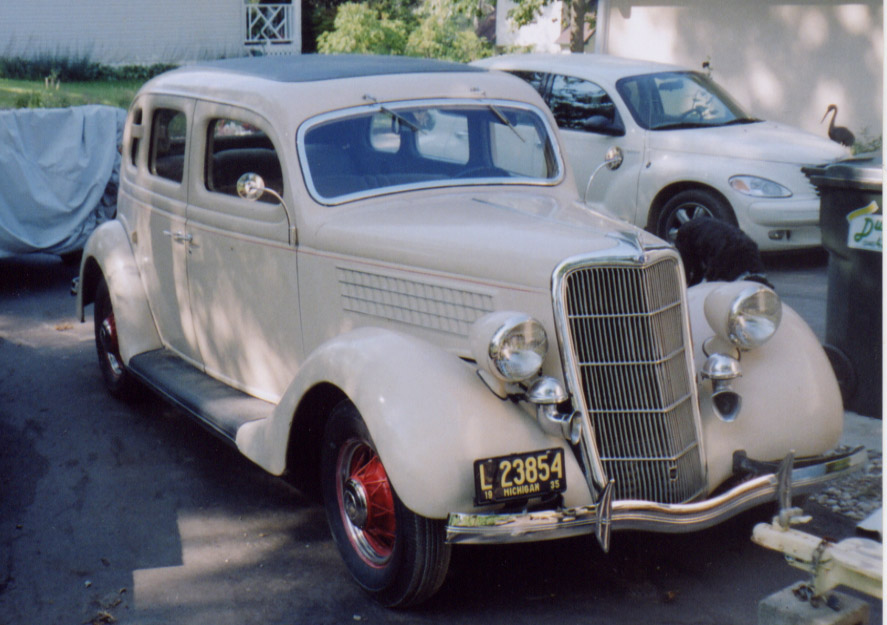 Ford V8 Fordor Sedan