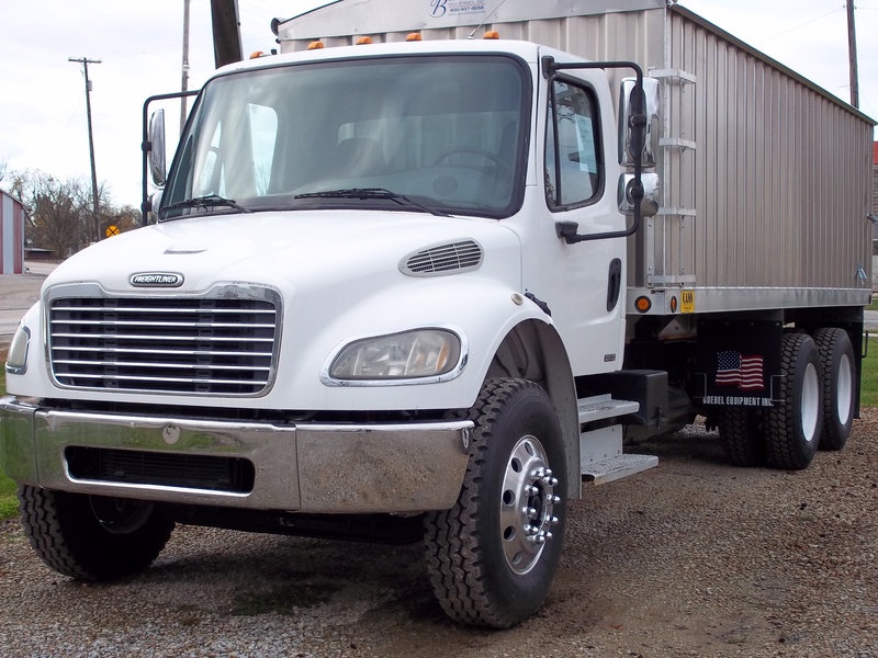 Freightliner M2 100