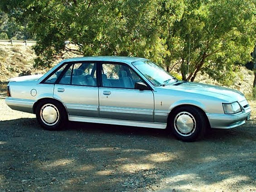 Holden Commodore Berlina VK