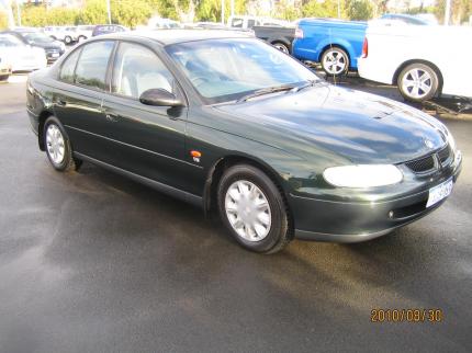 Holden Commodore Executive 36