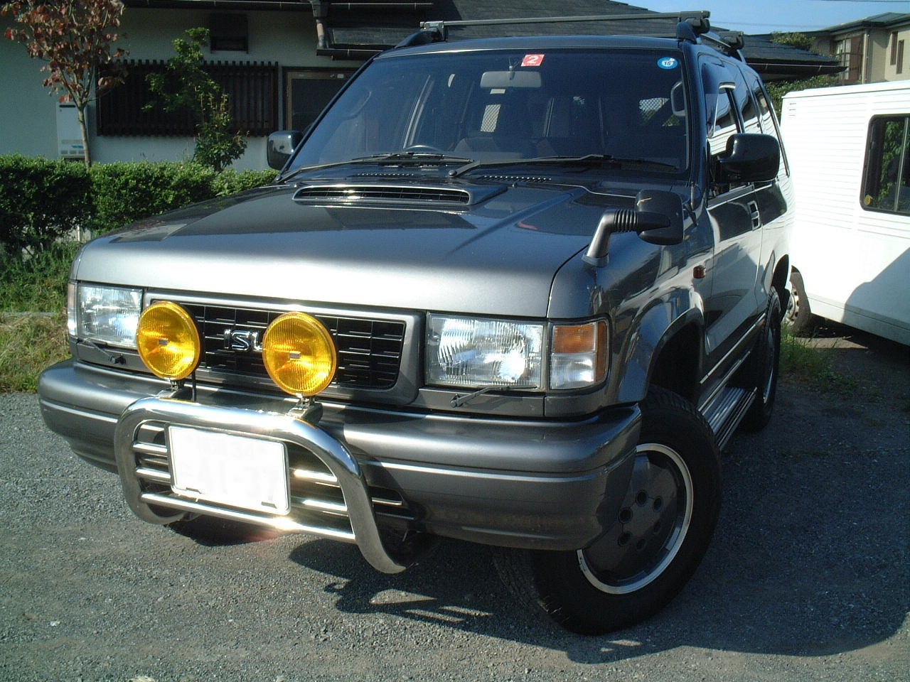 Isuzu Bighorn XS 31 TD