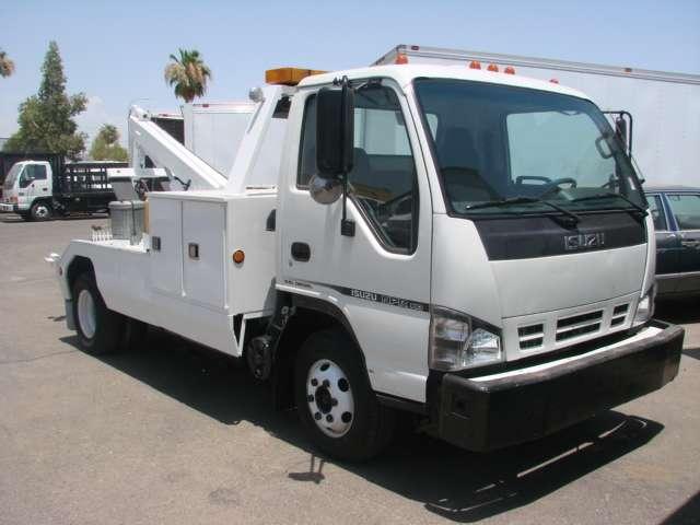 Isuzu NPR rollback wrecker