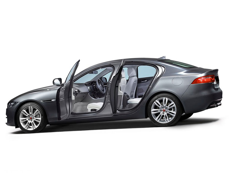 Jaguar XE-2016